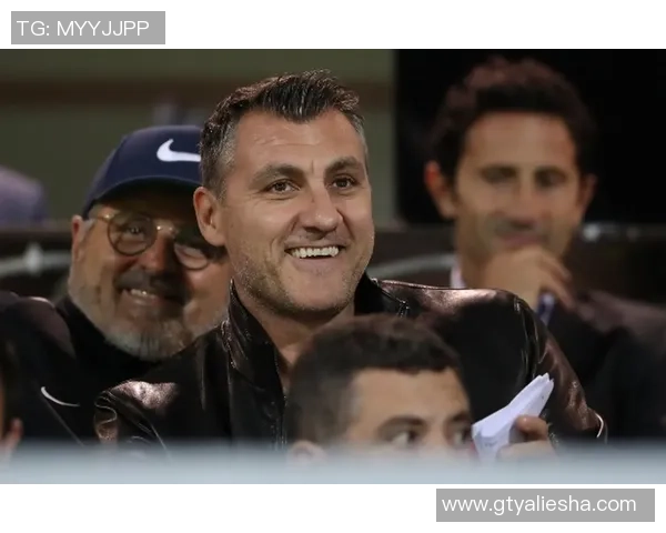 维埃里:从锋线杀手到传奇人物的成长轨迹与影响力解析 维埃里:从锋线杀手到传奇人物的成长轨迹与影响力解析