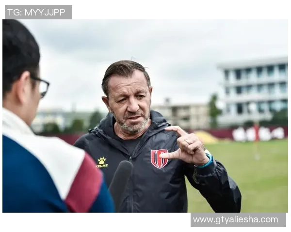 足球前球星转型助教助力球队发展 哪些传奇人物再度披上教练战袍 足球前球星转型助教助力球队发展 哪些传奇人物再度披上教练战袍